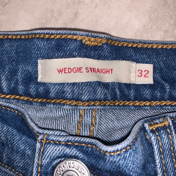 Levi’s | Wedgie Straight Raw Hem - Picture 8 of 8